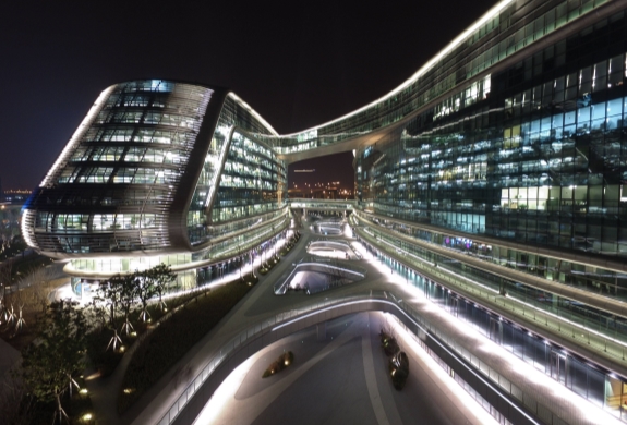 扎哈.哈迪德流动艺术之美——上海凌空SOHO/携程