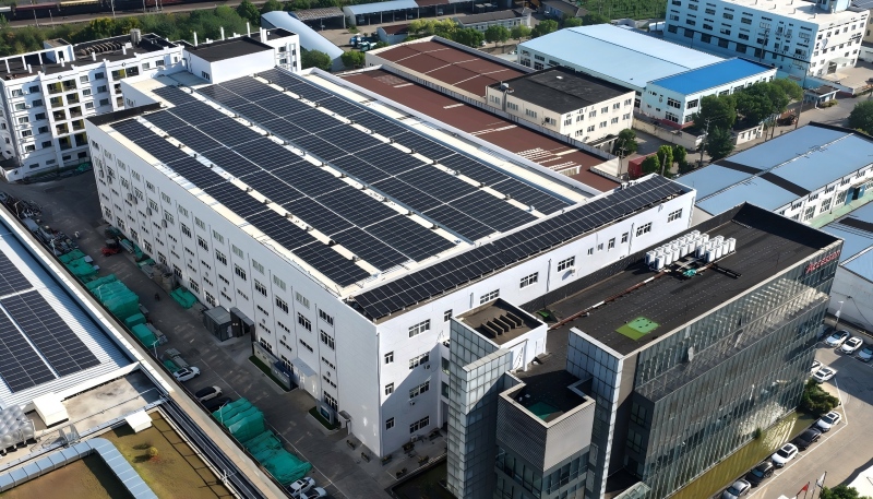 26/01/04 上海头号玩家唯一官方践行智能制造绿色工厂——光伏发电节能技改项目成功运行