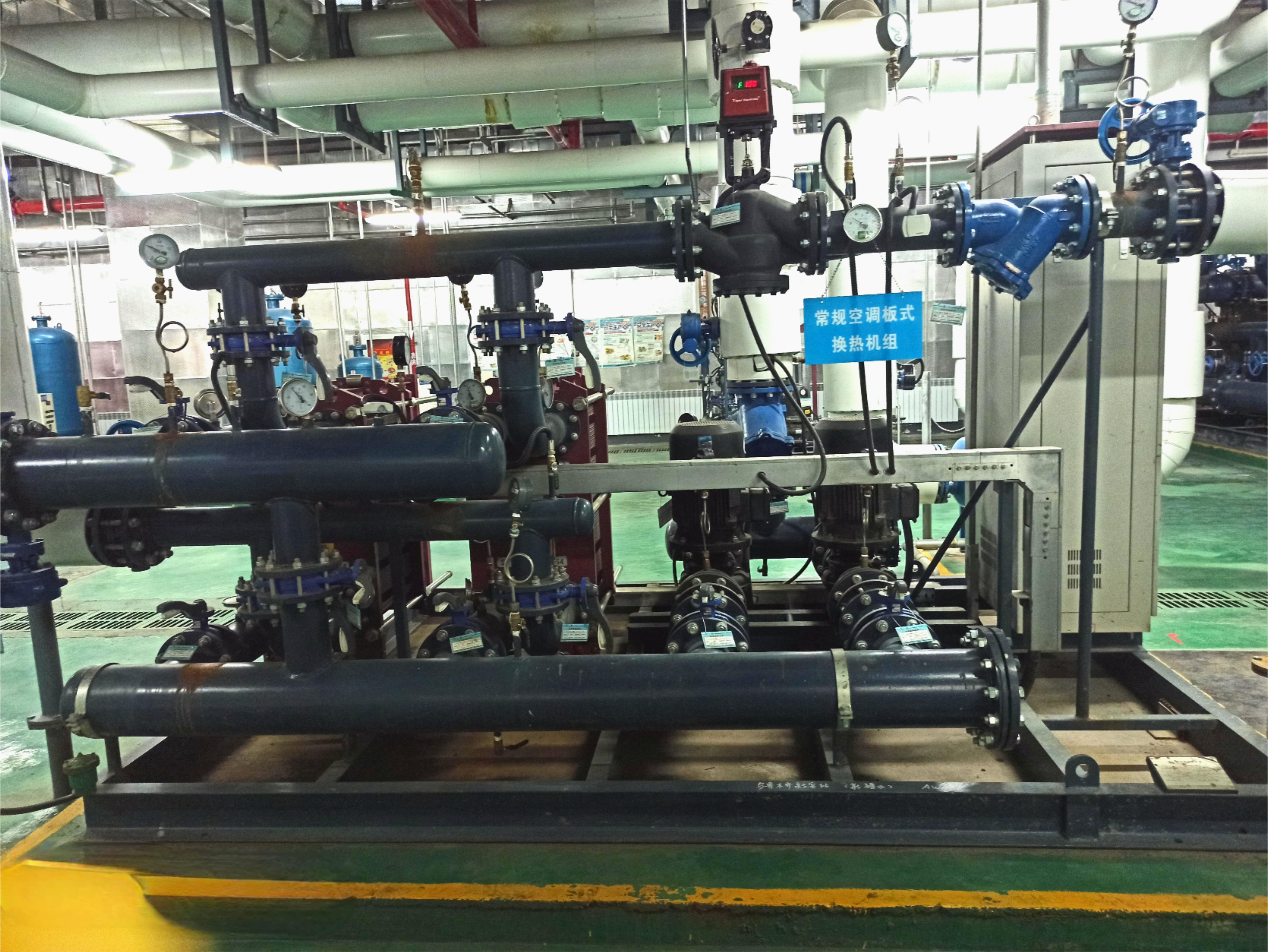 G . 新疆乌鲁木齐新客站-1