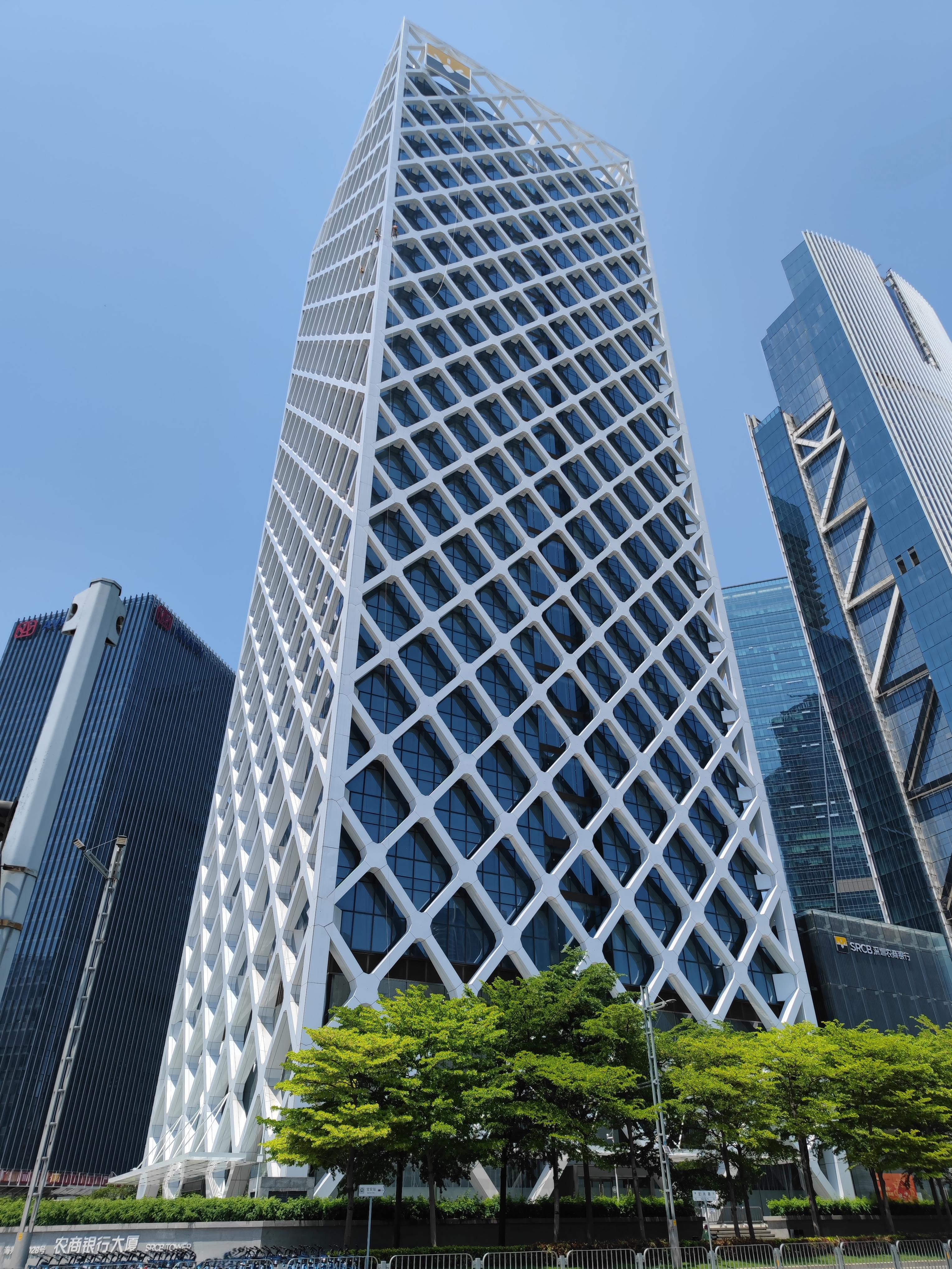 F . 广东深圳农商银行大厦