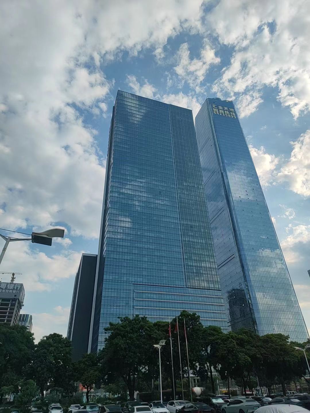 DS . 上海世茂地产集团